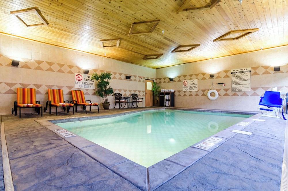 Comfort Suites Salina South photo 54