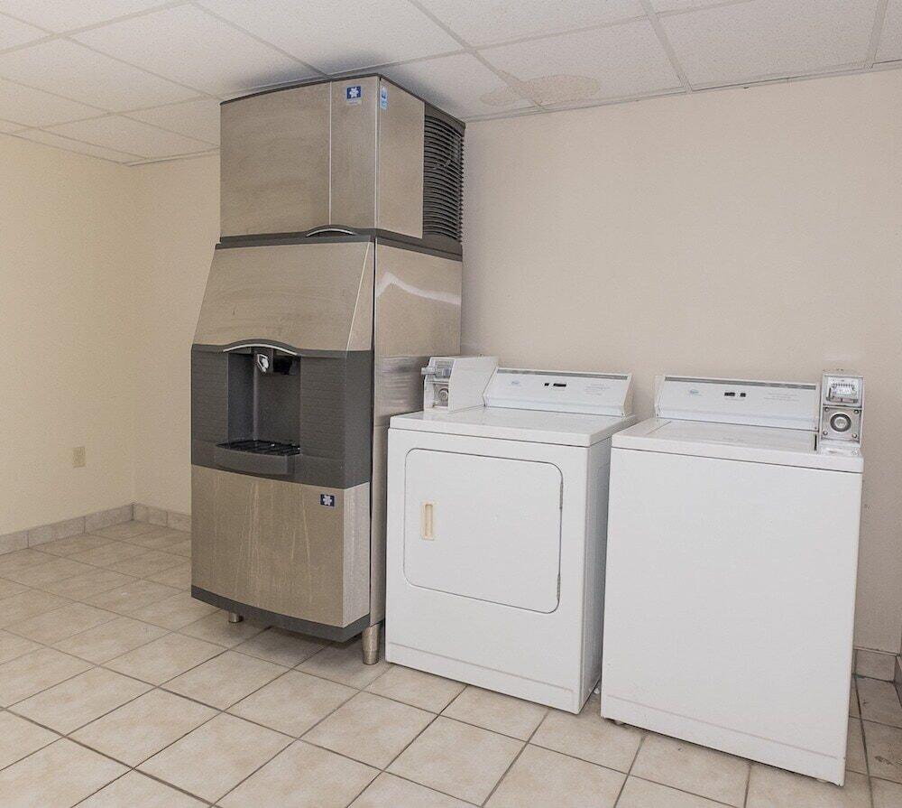 Sycamore Suites photo 64