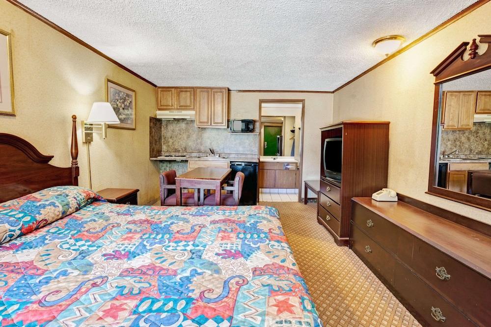 Knights Inn Sterling Heights photo 7