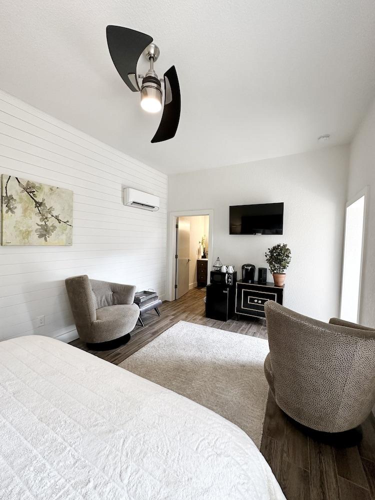 Eagles Landing Lodge Private Suites and Group Lodging photo 15