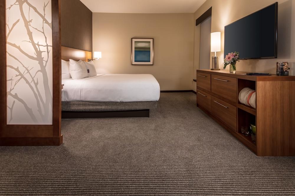 Hyatt Place Delano photo 14