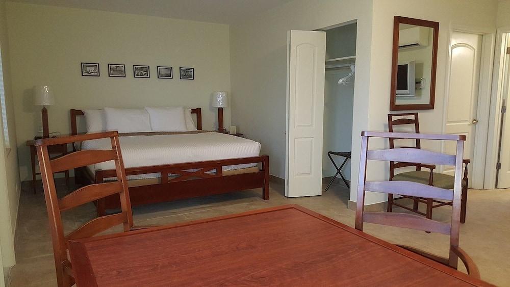 Le Cabanon Motel photo 42