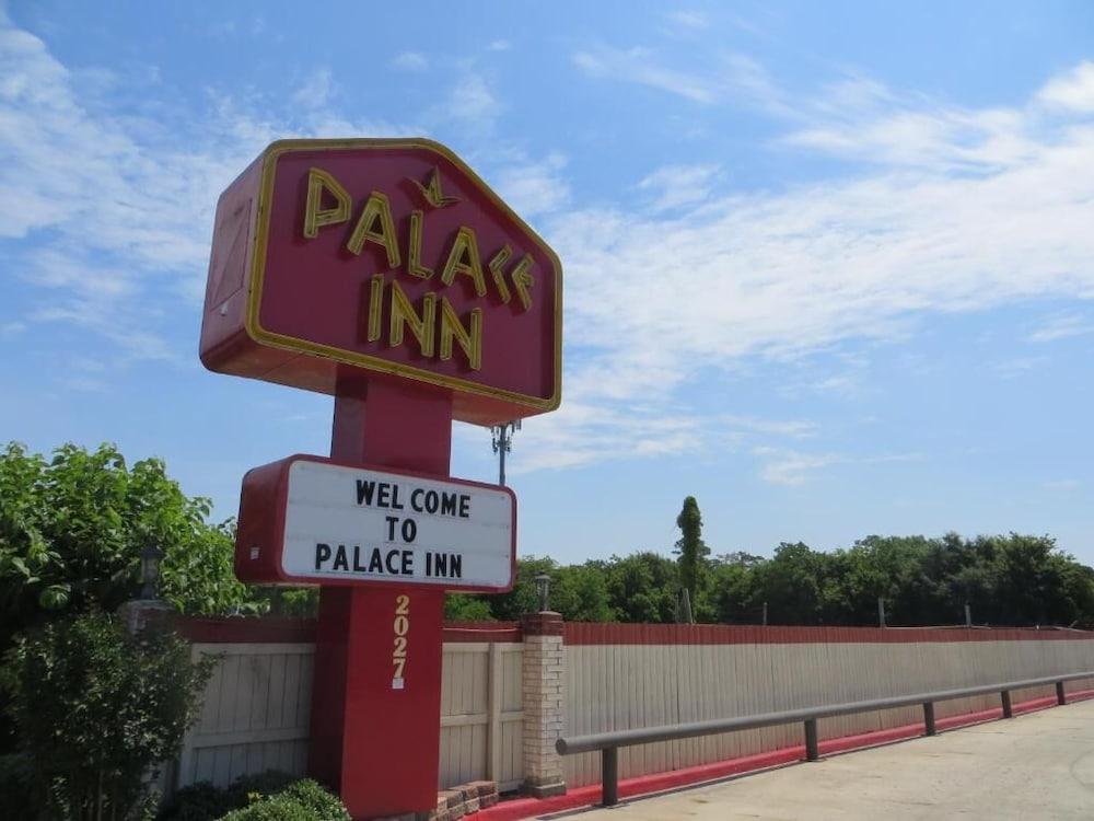Palace Inn Wayside photo 29