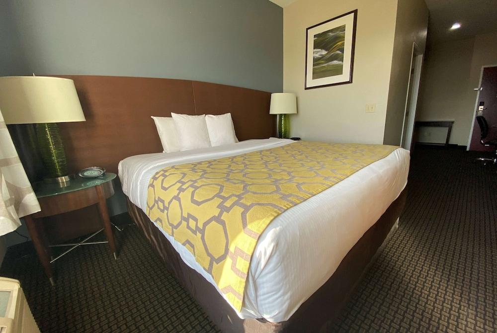 Baymont by Wyndham Colorado Springs photo 17