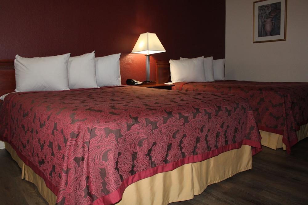 Travel Inn - Buford/Mall of Georgia photo 11