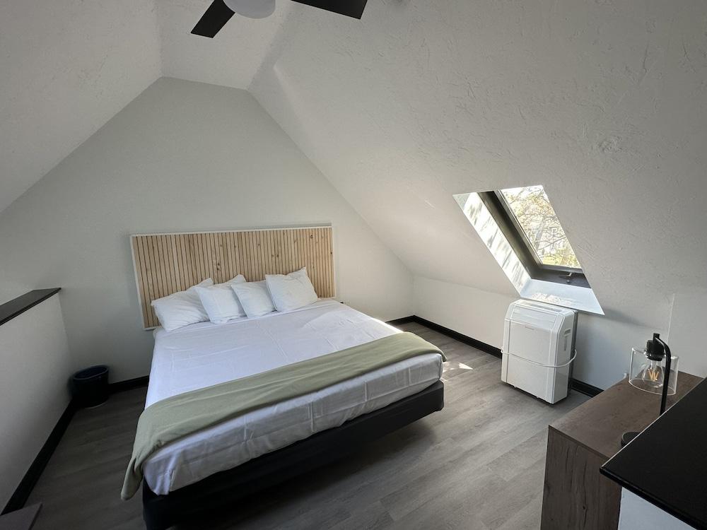 Harborside Suites photo 5