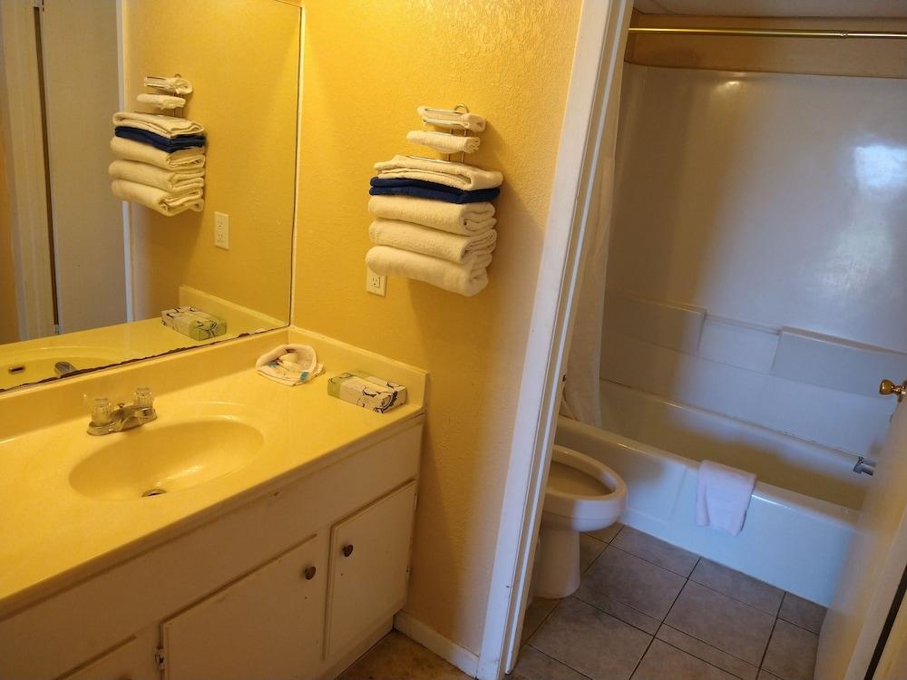 Grand View Plaza Inn & Suites photo 77