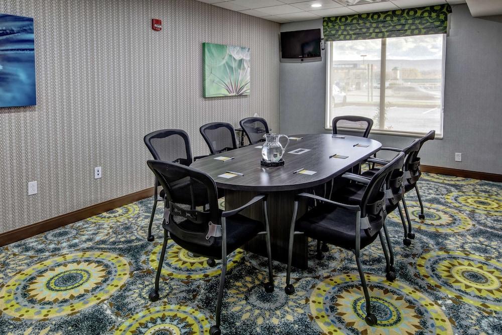 Hampton Inn Latrobe photo 3