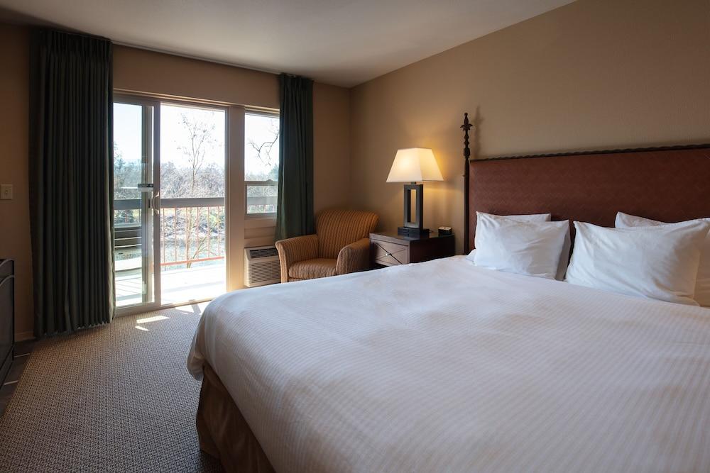 Riverside Inn photo 24