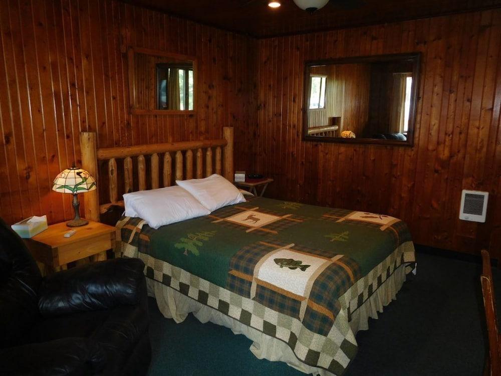 Evergreen Motel photo 22