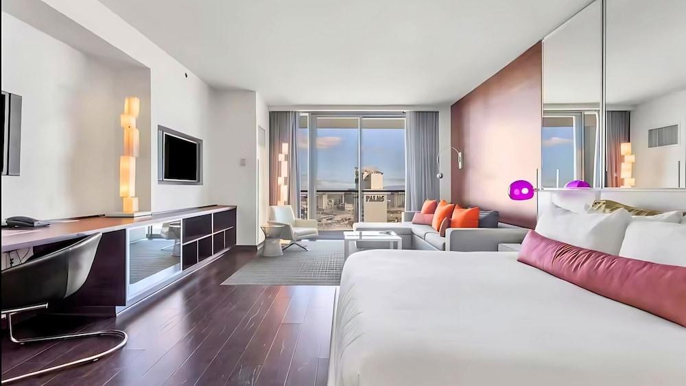 Vista Balcony Bliss Palms Place Strip Suite Hotel/Resort & Casino photo 3