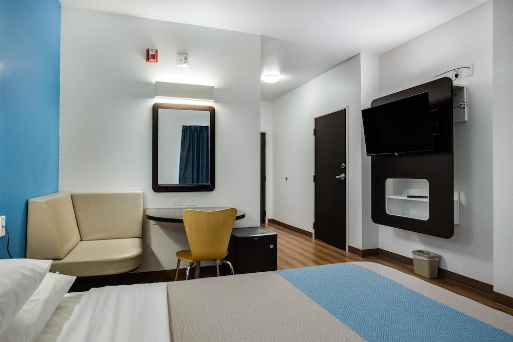 Motel 6 Poplar Bluff, MO photo 27
