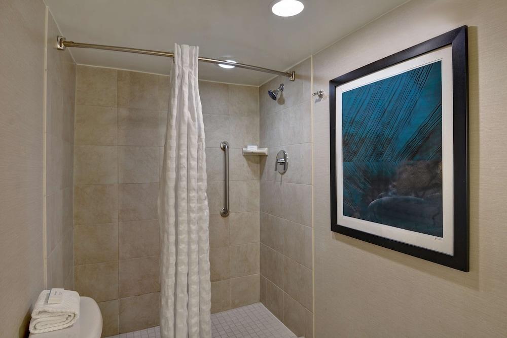 Embassy Suites Hotel Winston-Salem photo 28