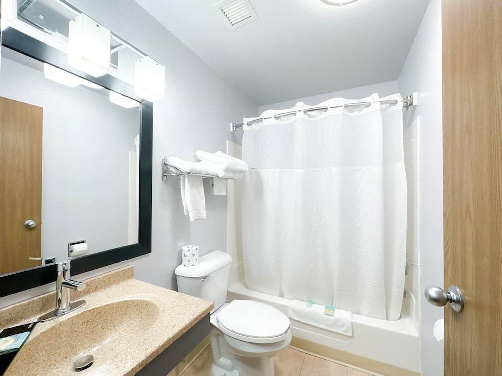 Blaine Town Inn & Suites photo 22