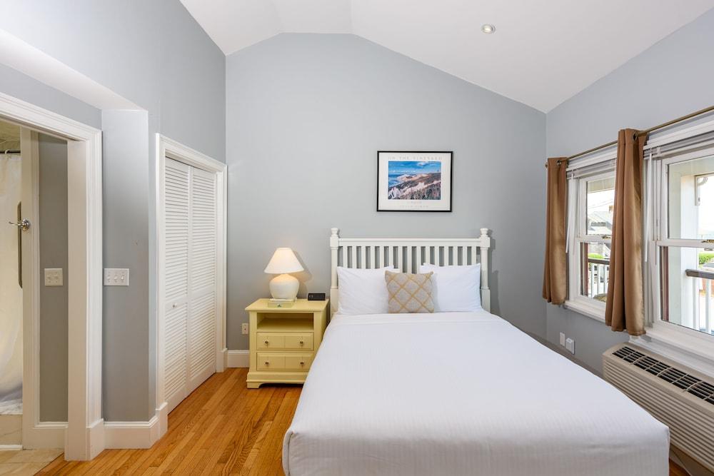 MV Surfside Hotel photo 62