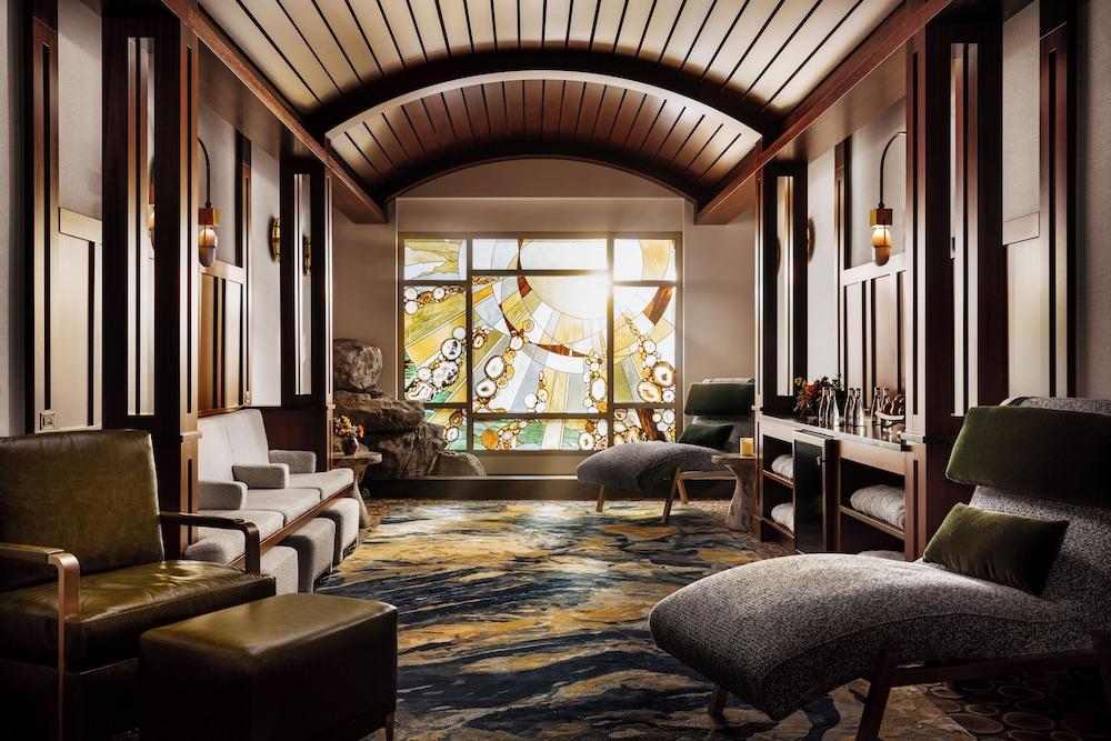 Disneyland Hotel photo 46