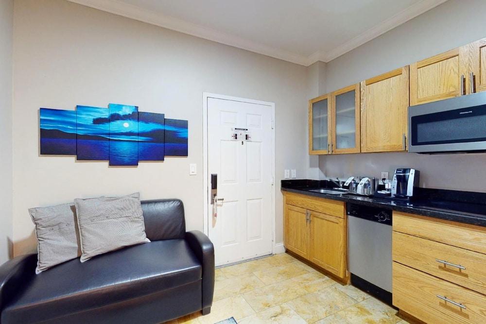 Nuvo Suites Hotel photo 33