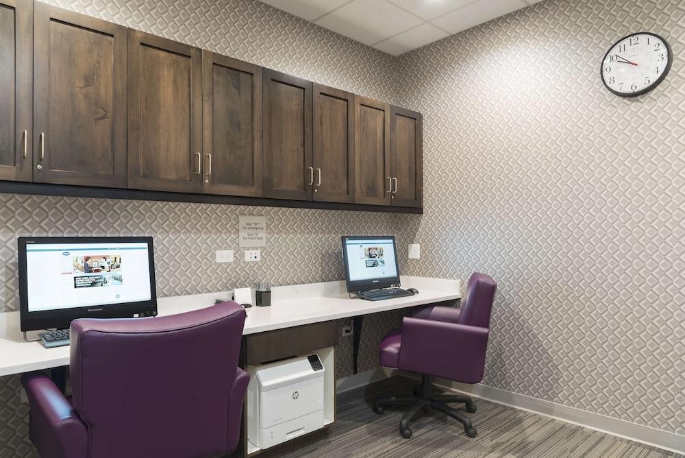 Hampton Inn & Suites Chicago Schaumburg photo 32