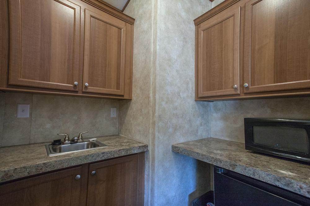Cuero Oilfield Housing photo 21