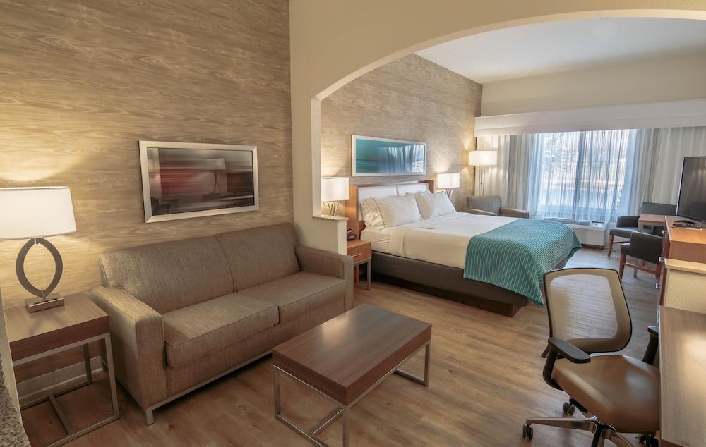 Holiday Inn Express & Suites Farmington by IHG photo 20