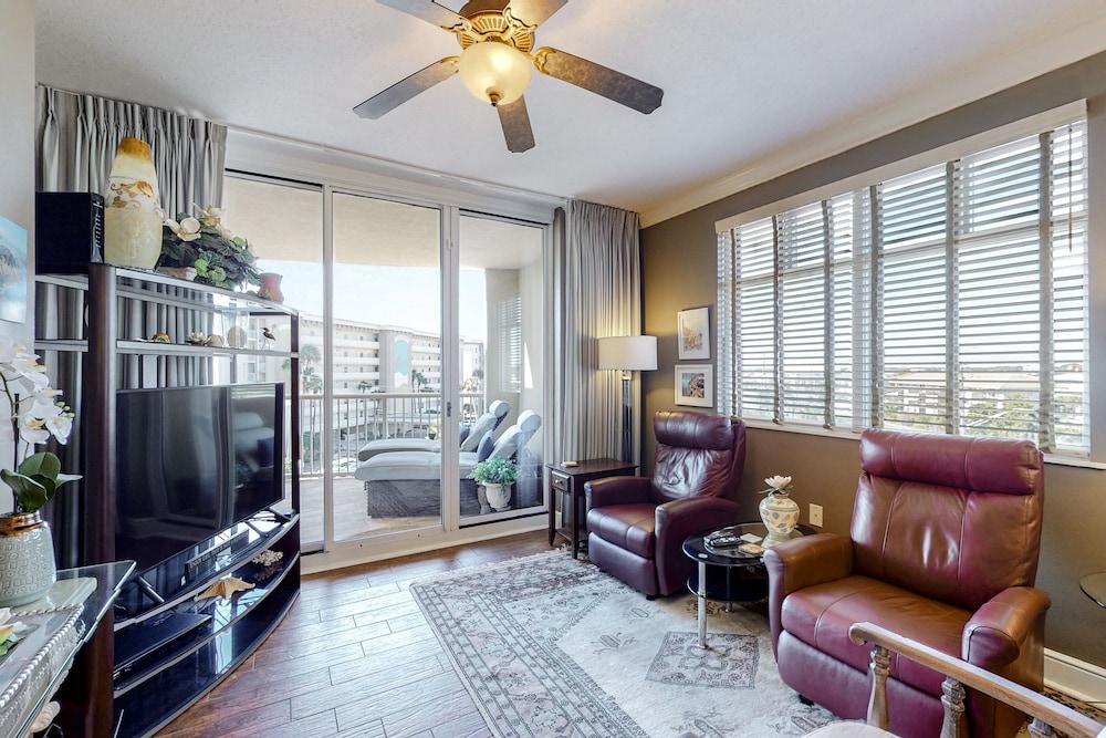 Azure Condominiums photo 23