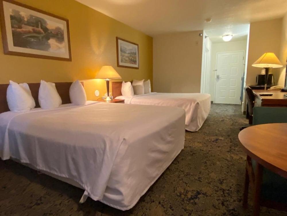 Rodeway Inn Salina North photo 7