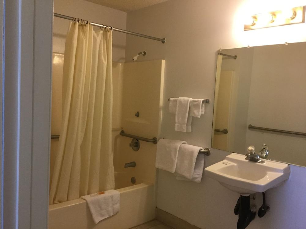 American Inn photo 17