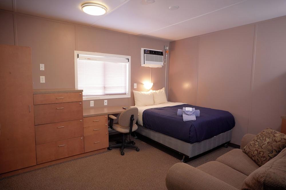 Target Hospitality-Midland Lodge photo 26