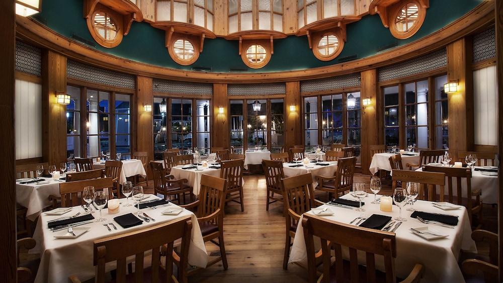 Disney's Yacht Club Resort photo 34