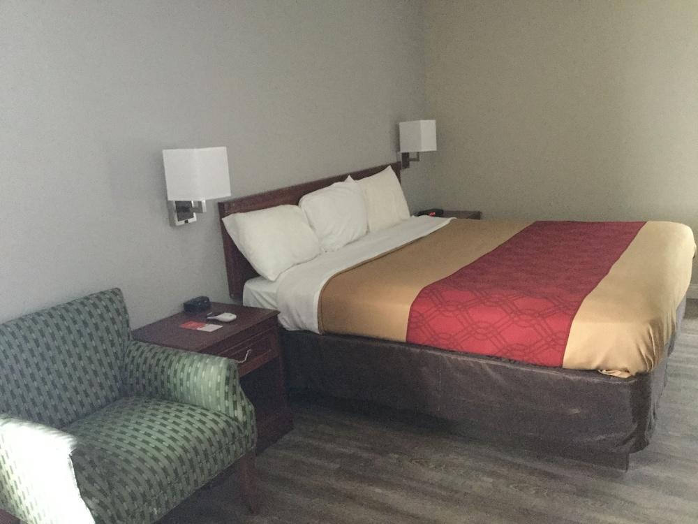 Econo Lodge Lincoln photo 10