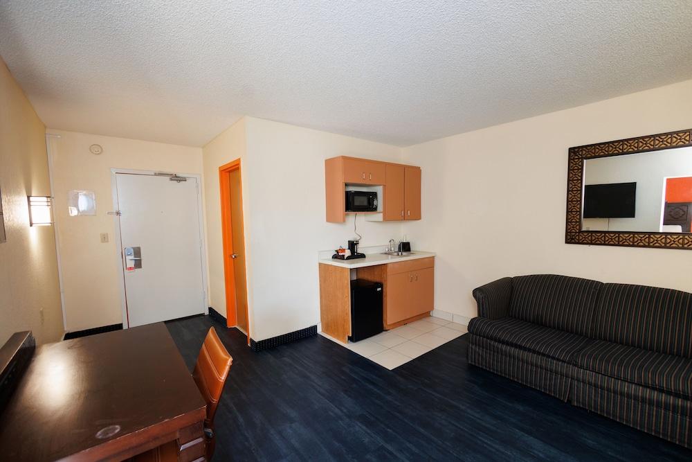 Garnet Inn & Suites, Orlando photo 84