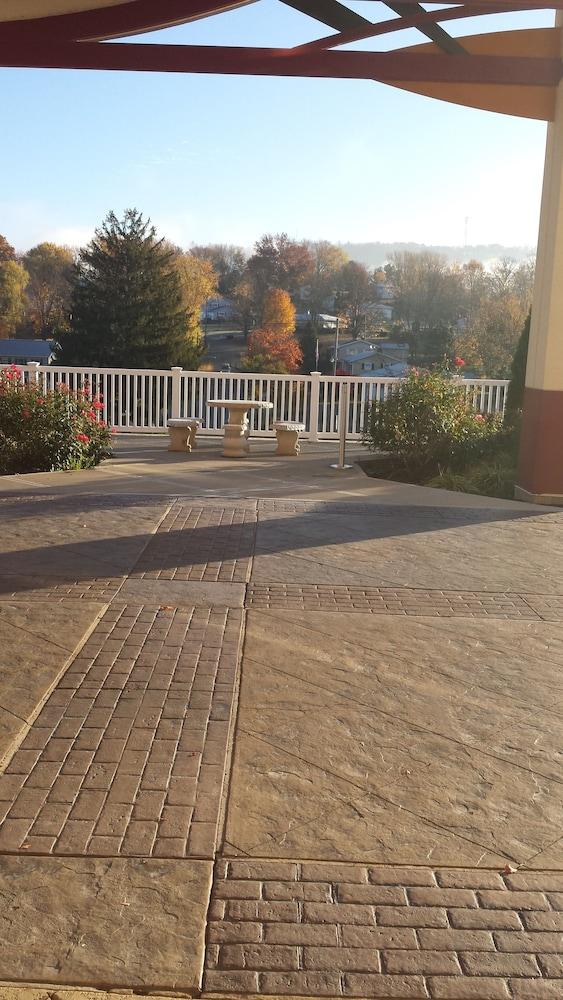 Paradise Inn & Suites photo 5