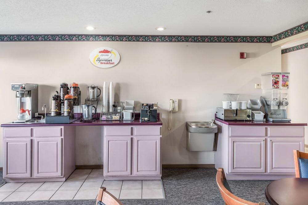 Americas Best Value Inn Wenona photo 30