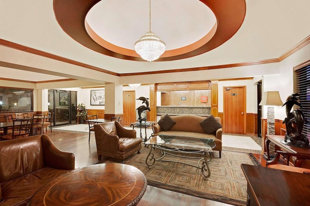 Super 8 by Wyndham Corpus Christi Northwest photo 2