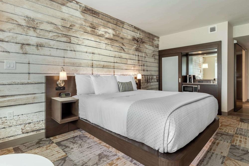 DoubleTree by Hilton Charleston Riverview photo 36