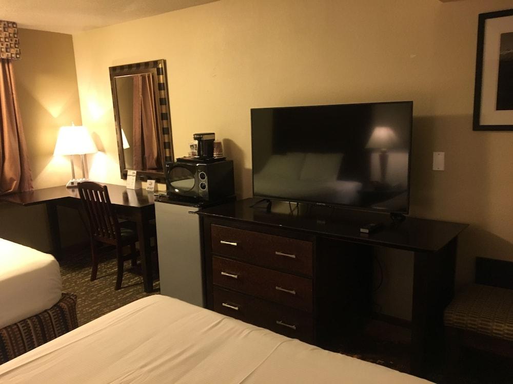 District Hotel by OYO Portland Convention Center photo 42