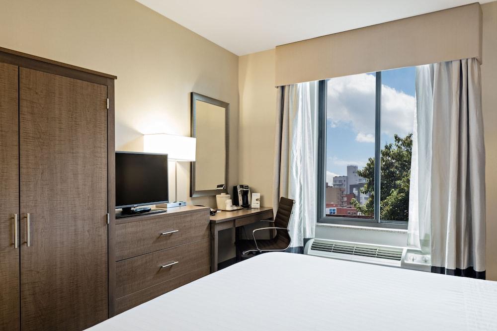 Holiday Inn Express Brooklyn, an IHG Hotel photo 11