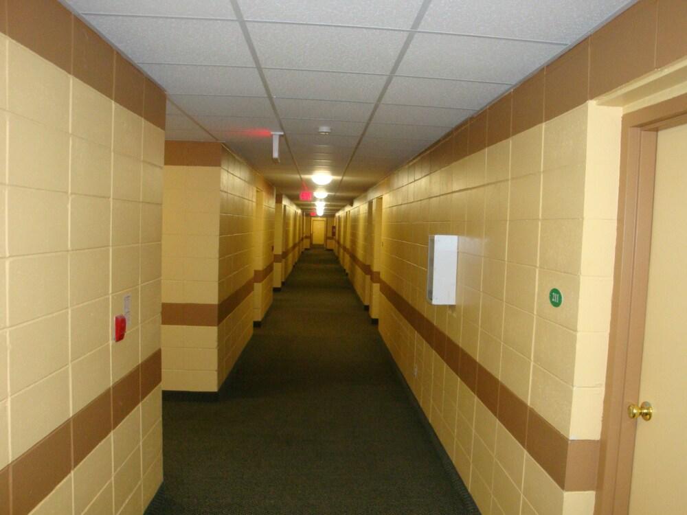 Economy Inn photo 13