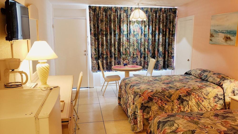 Quarterdeck Motel photo 21