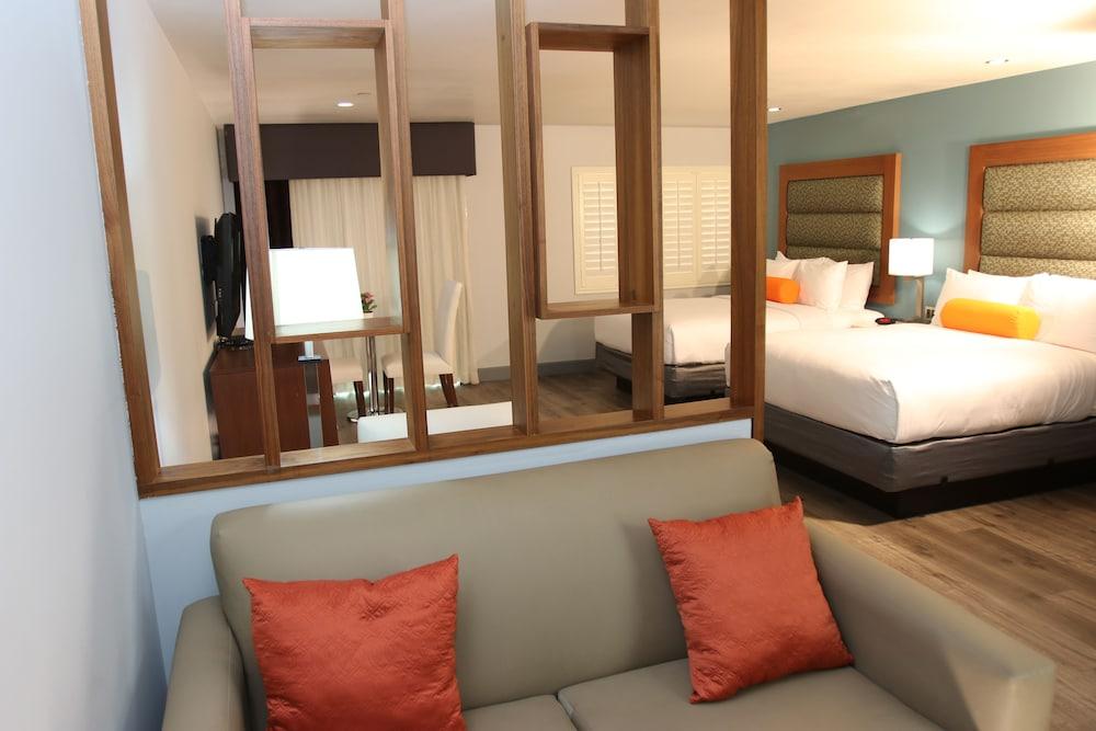 BLVD Hotel and Studios Universal-Hollywood, an Ascend Collection Hotel photo 5