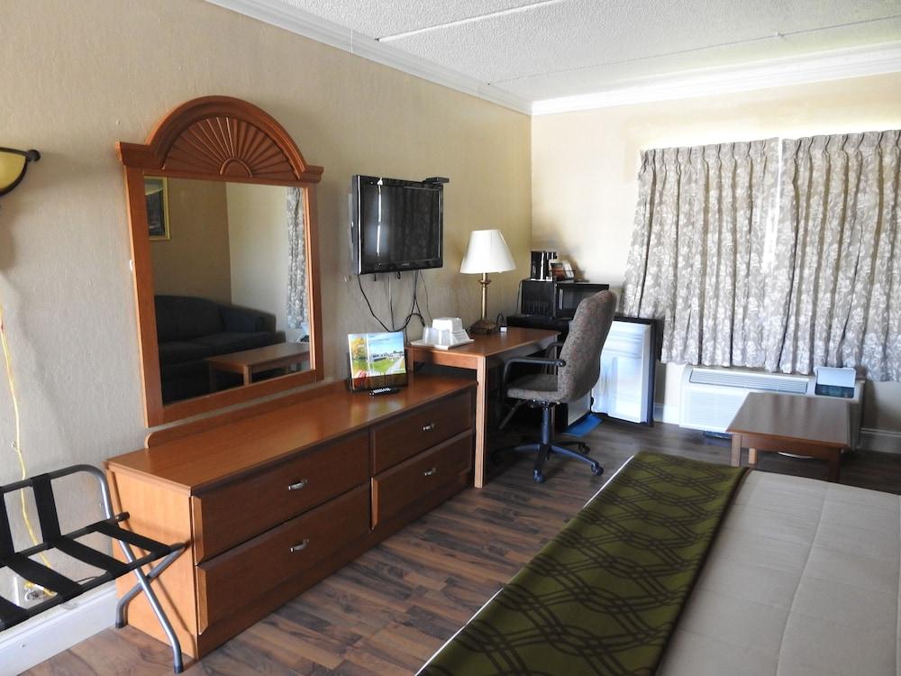 Relax Inn photo 13