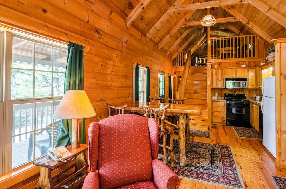 Highland Hills Motel and Cabins – A Master Hosts Resort photo 25