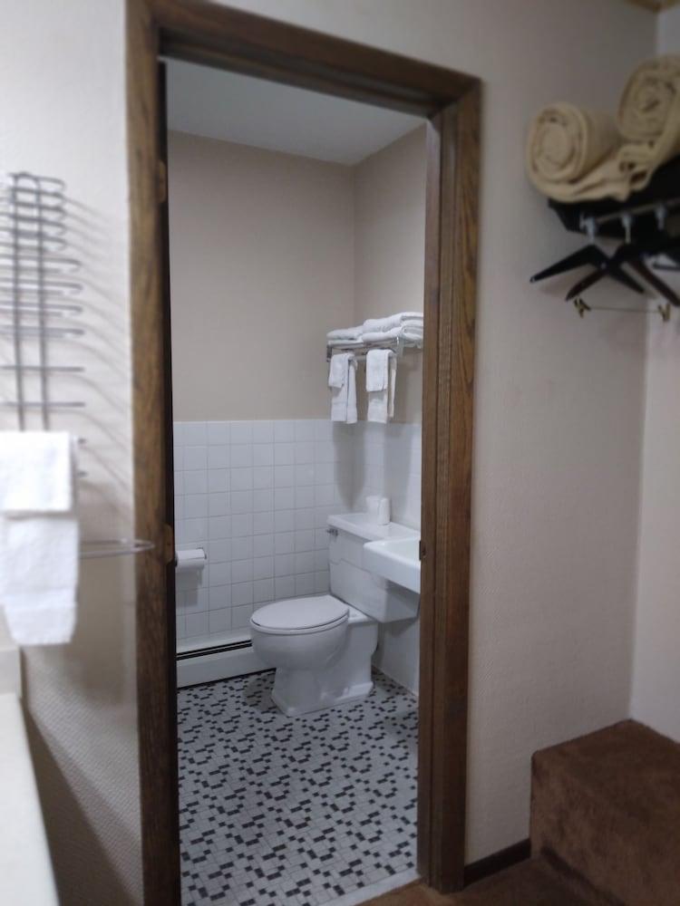 Northwoods Motels photo 7