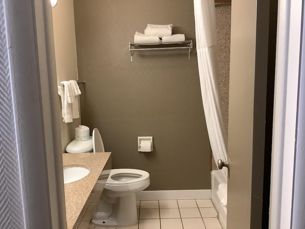 Silver Spur Vintage Inn & Suites photo 55