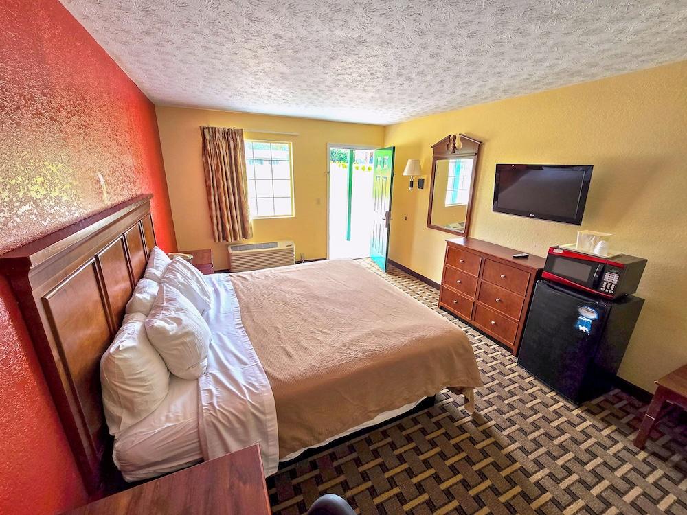 Garden Inn & Suites photo 12