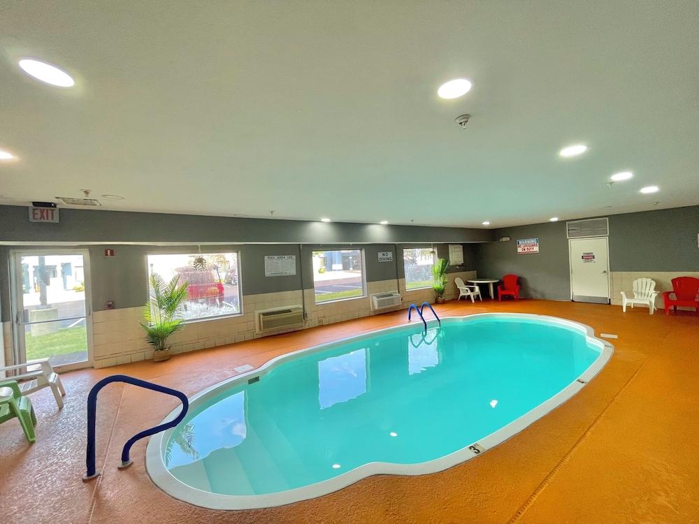 Baymont by Wyndham Anderson photo 25