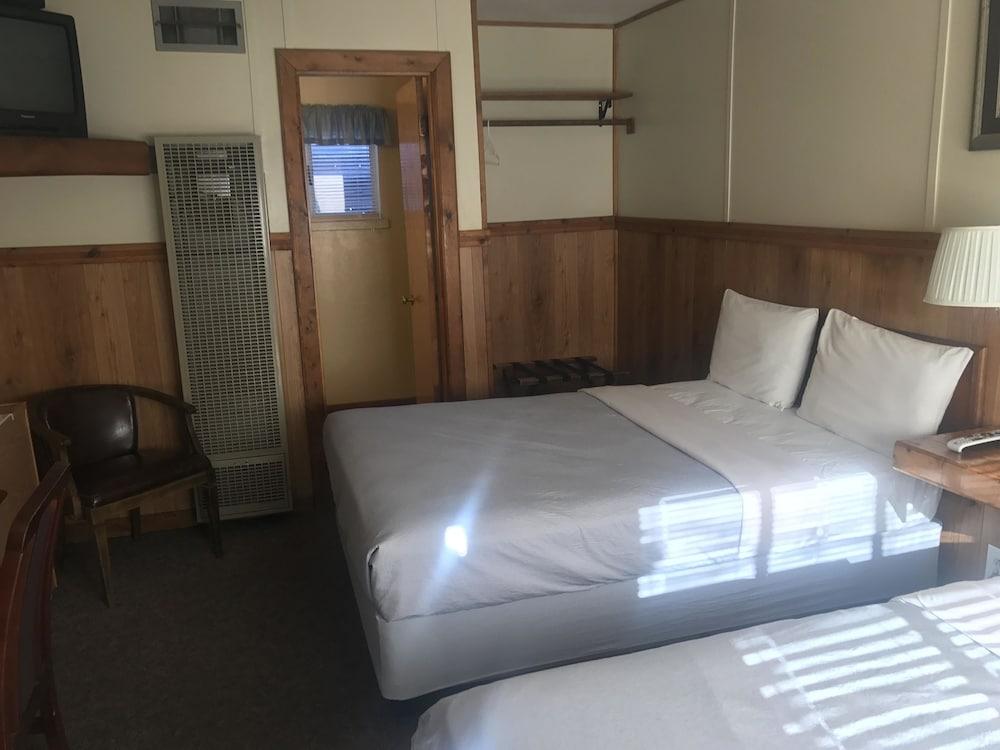 Prospector Motel photo 4