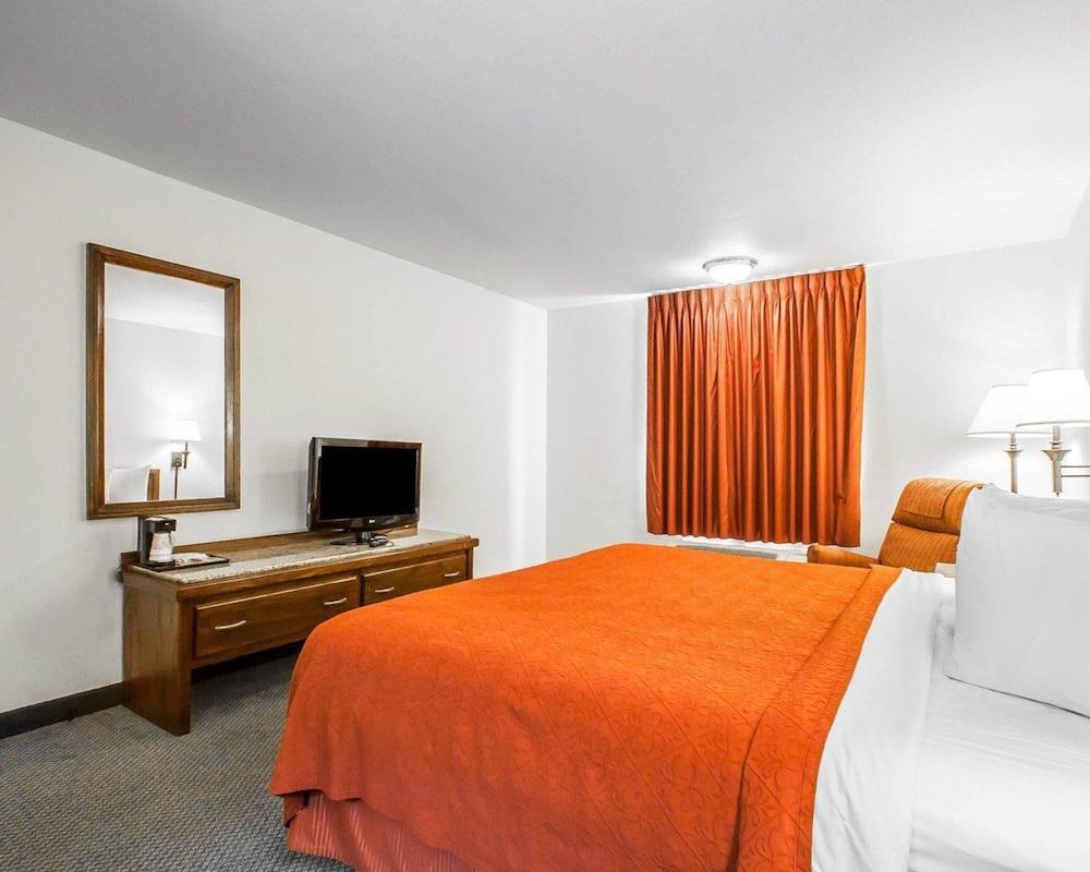 Quality Inn and Suites photo 19