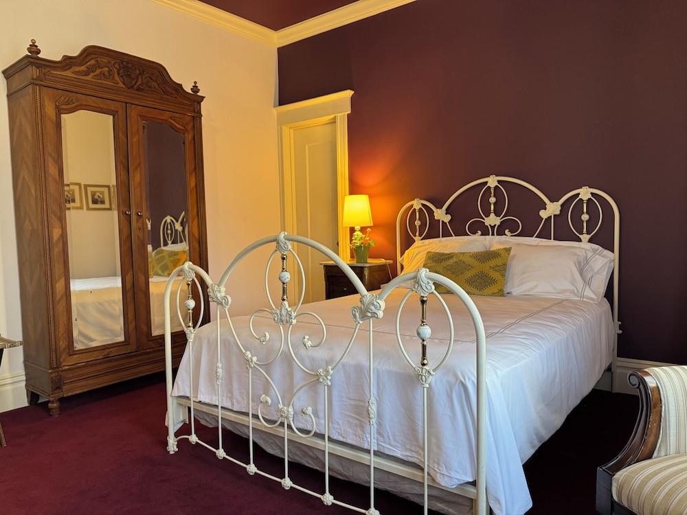 Nob Hill Inn photo 15