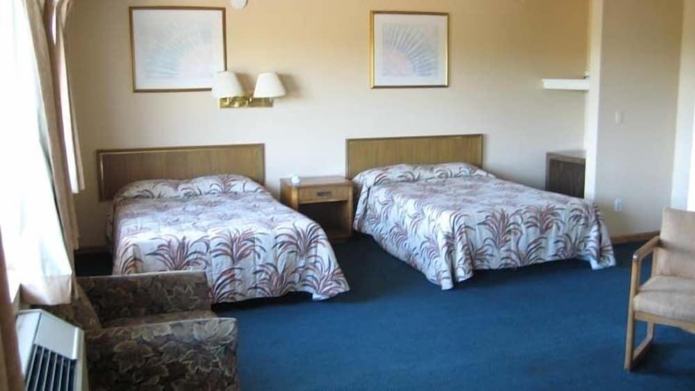Travelers Inn photo 43
